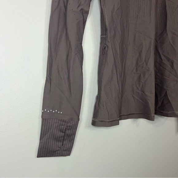 Lululemon Zoned In Long Sleeve Lunar Rock size 6 - Picture 3 of 10